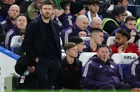 Манчестър Юнайтед още обмисля дали да задържи Карик