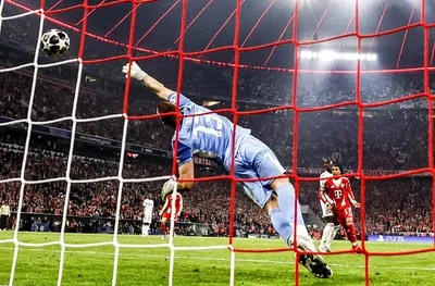 Реал Мадрид продава Лунин при добра оферта това лято