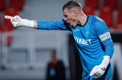 Клубове от Турция, Белгия и Полша с интерес към вратаря на Локо (Пд)