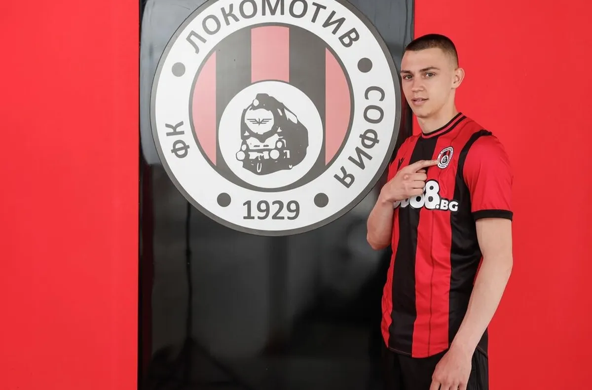 Официално: Локомотив (София) подписа със защитник