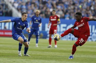 Трима от Левски висят с картони