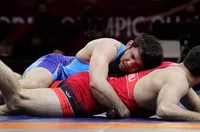 Ахмед Магамаев на полуфинал срещу легенда на Европейското по борба