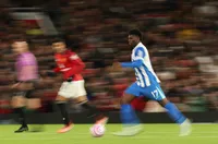 Манчестър Юнайтед продължава да следи Карлос Балеба