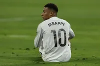 Френският лагер изправен на нокти от потенциална травма на Мбапе?