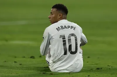 Френският лагер изправен на нокти от потенциална травма на Мбапе?