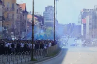 Феновете на Левски започнаха шествието си за дербито с ЦСКА (СНИМКИ)