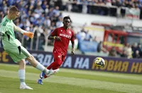 Феновете на Левски защитиха Вуцов след кошмарната грешка