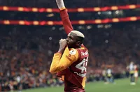 Галатасарай размаза Фенербахче в дербито на кръга и доближи титлата в турската Суперлига (ВИДЕО)