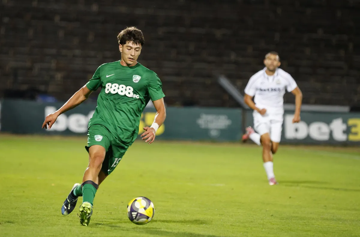 Берое без Аларкон срещу Славия