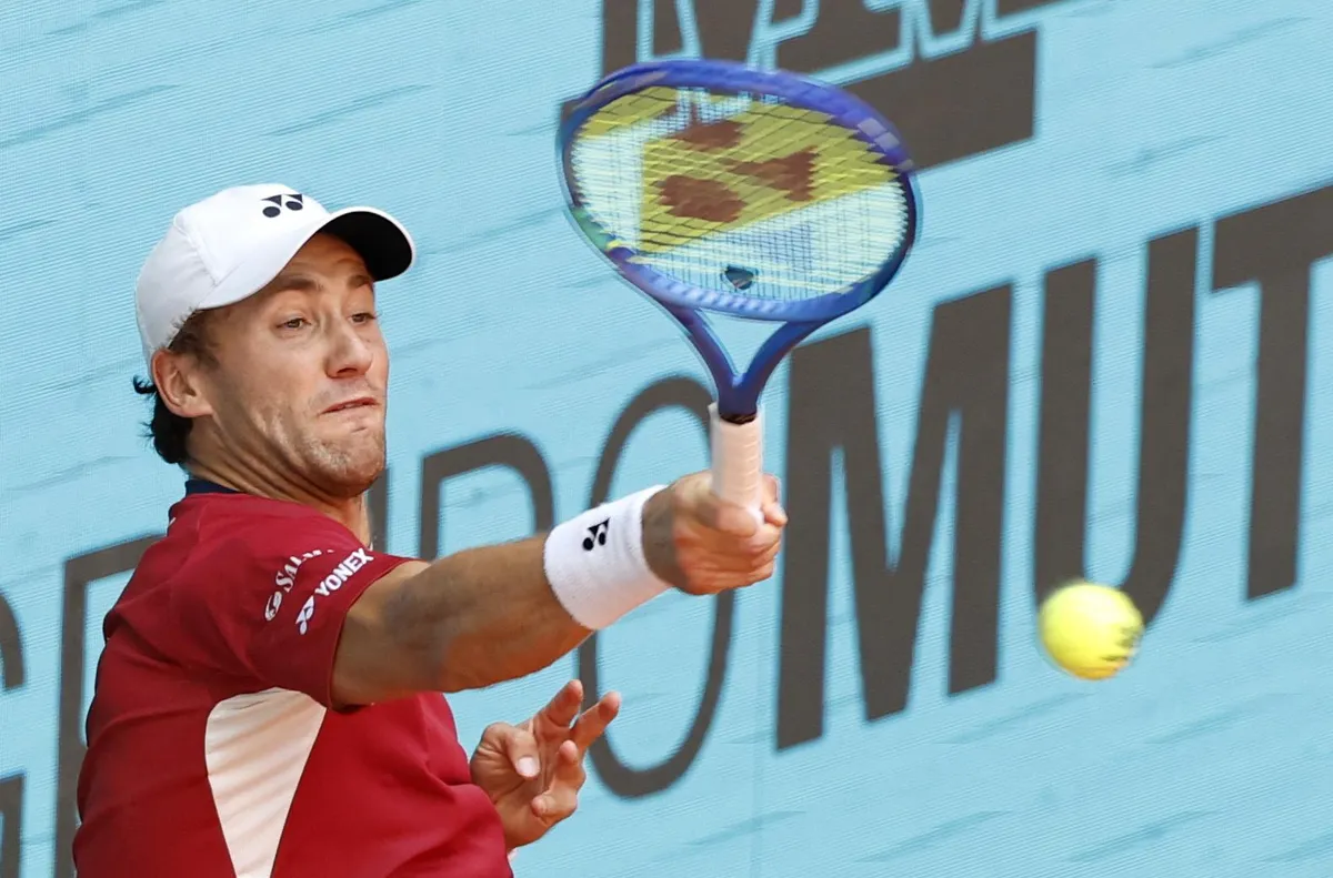 Каспер Рууд спаси два мачбола и продължава защитата на титлата си в Мадрид