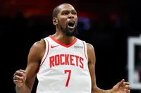 Баскетболистът на Хюстън Рокетс Кевин Дюрант продължава възстановяването си