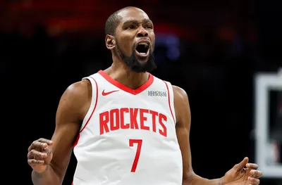 Баскетболистът на Хюстън Рокетс Кевин Дюрант продължава възстановяването си