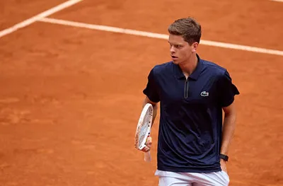 Изненадата Александър Блокс се класира за 1/4-финалите на "Мастърс" турнира в Париж