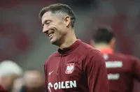 Агентът на Левандовски преговаря с Ювентус