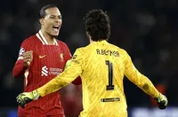 Ван Дайк коментира колко важен за Ливърпул е Алисон