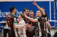 Нефтохимик 2010 изненада Левски и финалната серия продължава!