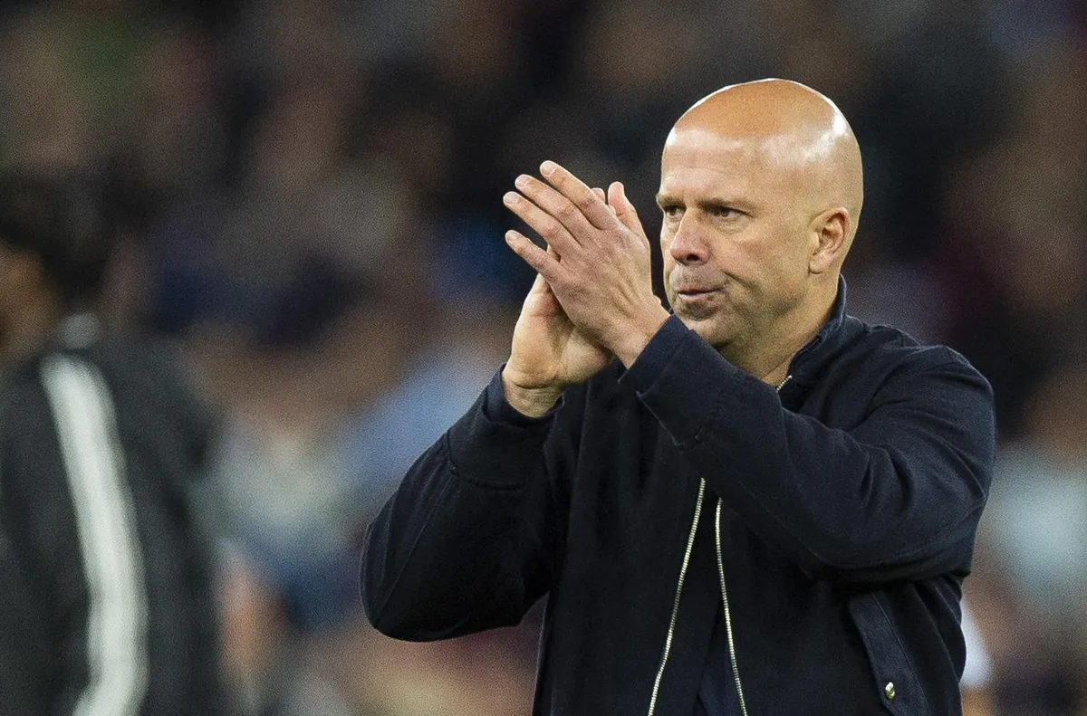 Решено: Ливърпул бие шута на Слот