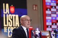 Де ла Фуенте: Не гледам от кой отбор са играчите