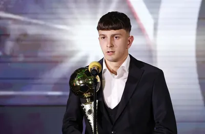 Хегемон уреди Кристиян Балов