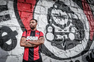 Локомотив София се раздели с двама