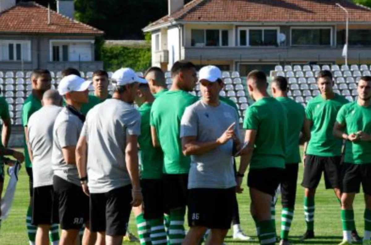 Софиан Балул е в лагера на отбора в Трявна Трениращият