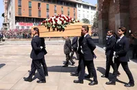 Легенди и хиляди фенове изпратиха Барези