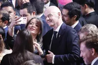 Инфантино отрече за връзка с бивша служителка на УЕФА