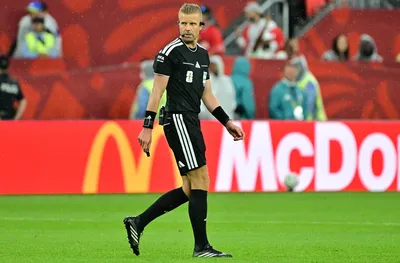 Швед ще свири домакинството на Левски на АЕК