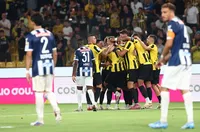 АЕК плаши Левски с 4:0 на старта на гръцкото първенство