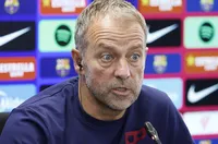 Флик: Фокусът ми е върху Барселона, не Златната топка