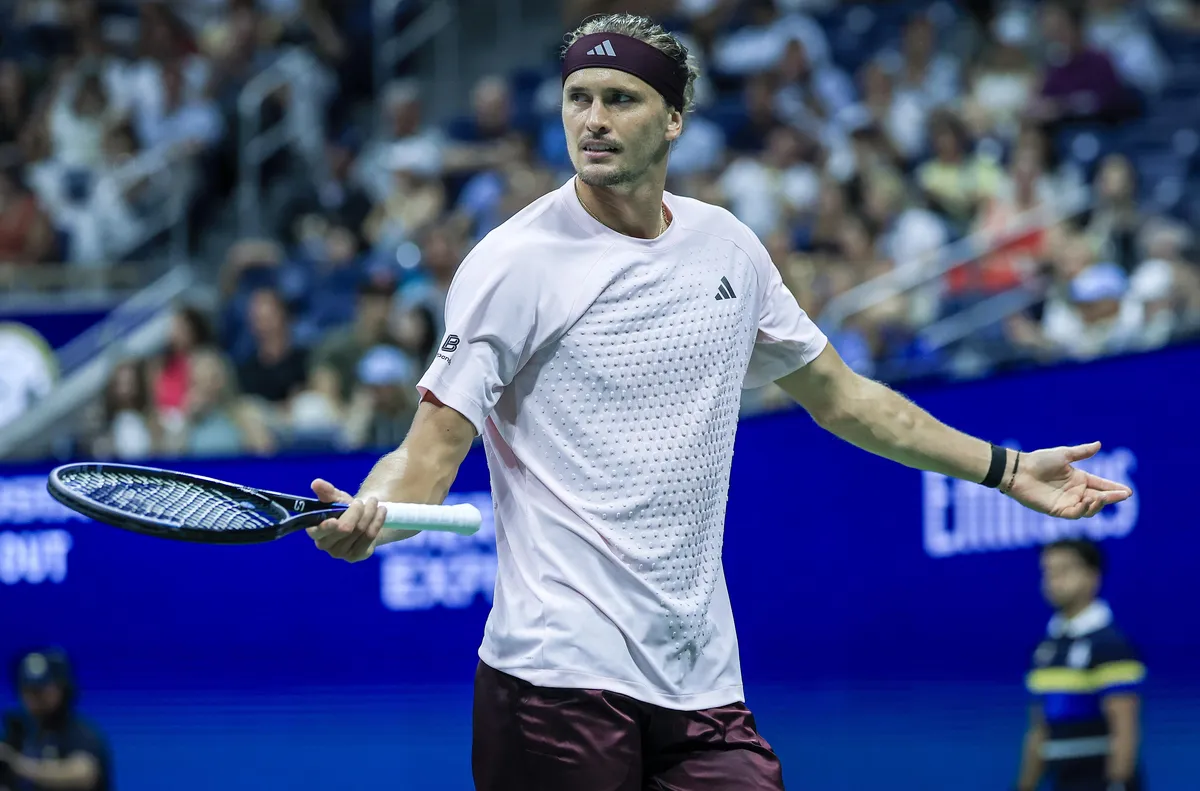 След петчасова драма Зверев достигна втори кръг на US Open