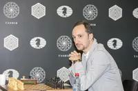 Веселин Топалов гази Гари Каспалов в турнир на легендите