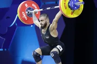 Шампион по щанги към ММС: Времето изтича