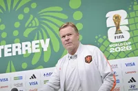 Почина съпругата Роналд Куман