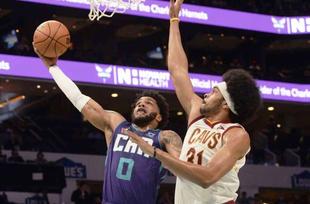NBA: Кливлънд спечели визитата си на Шарлът