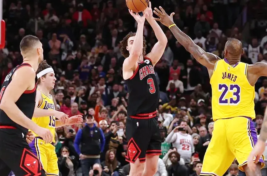 NBA: Чикаго - ЛА Лейкърс 119:117