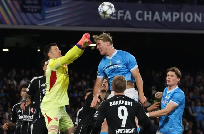 Наполи - Айнтрахт 0:0