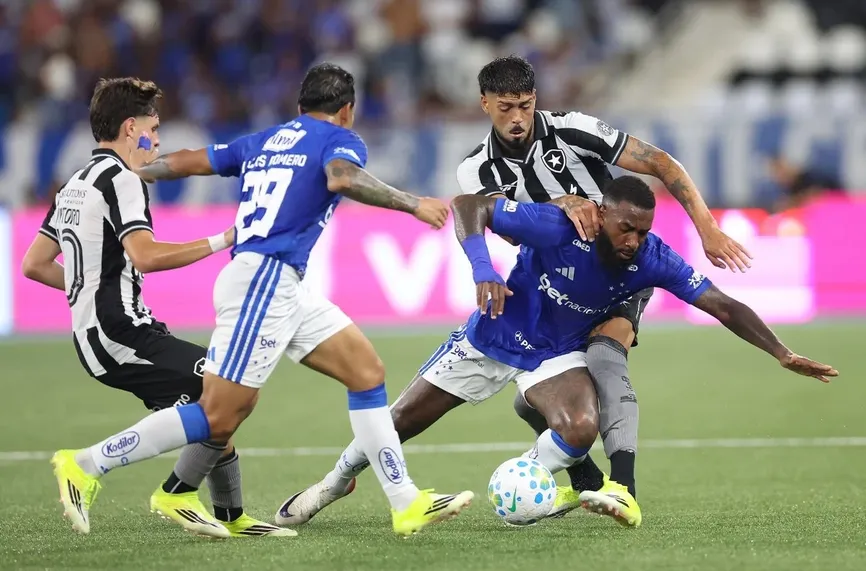 Ботафого - Крузейро  4:0