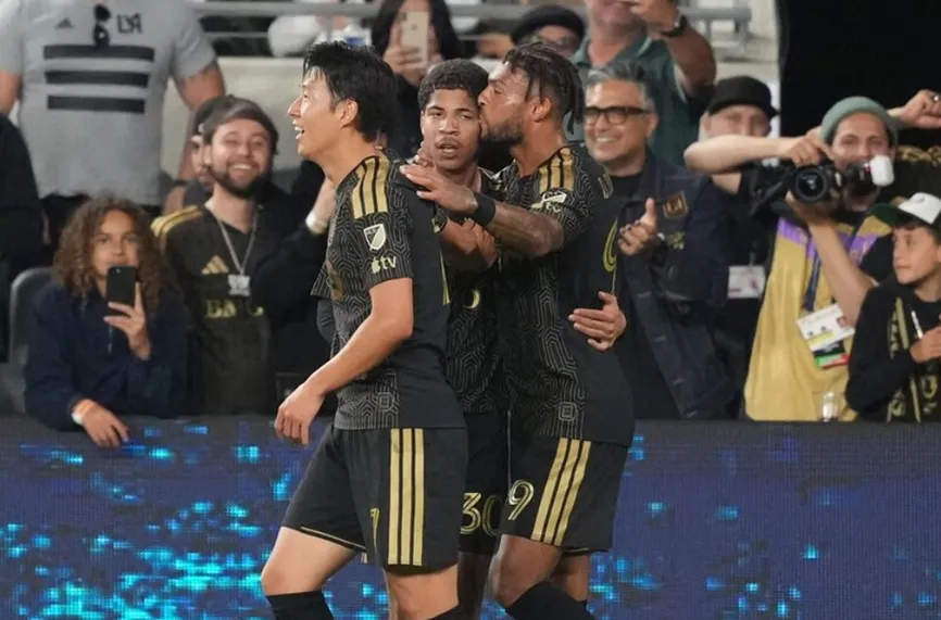 КОНКАКАФ: Лос Анджелис - Крус Азул  3:0 - Лига на Шампионите