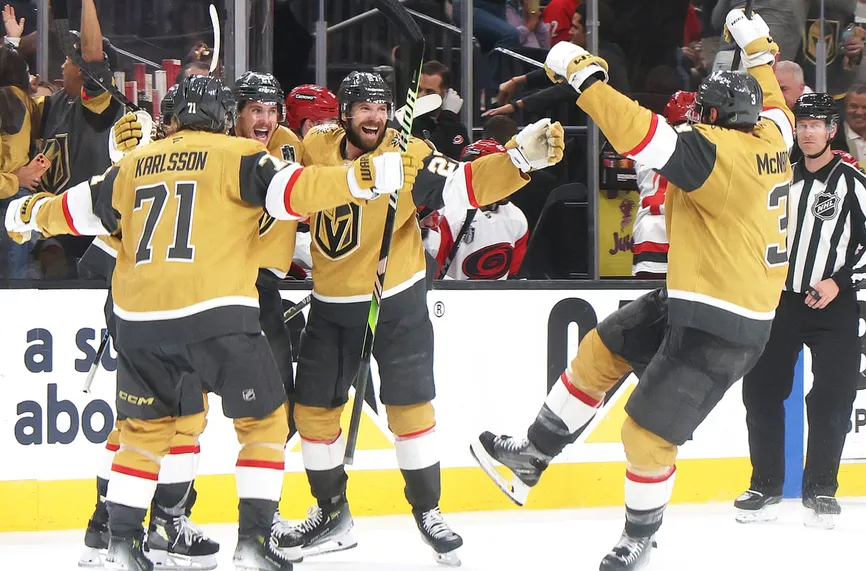 NHL: Вегас Найтс - Каролина  5:4  след прод.