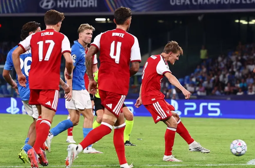 Наполи - Арсенал  0:1