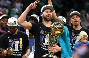 NBA: Голдън Стейт е шампион след 103:90 в шестия мач